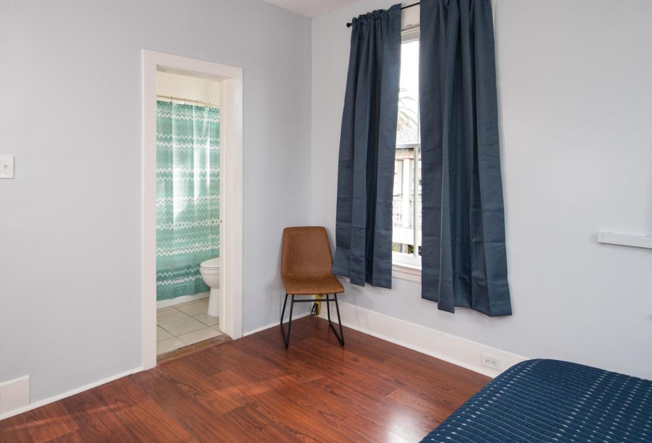 Beautiful Two-Story In Central Galveston, Short Walk To Beach, Near Downtown! | Seas The Breeze Villa Exterior foto