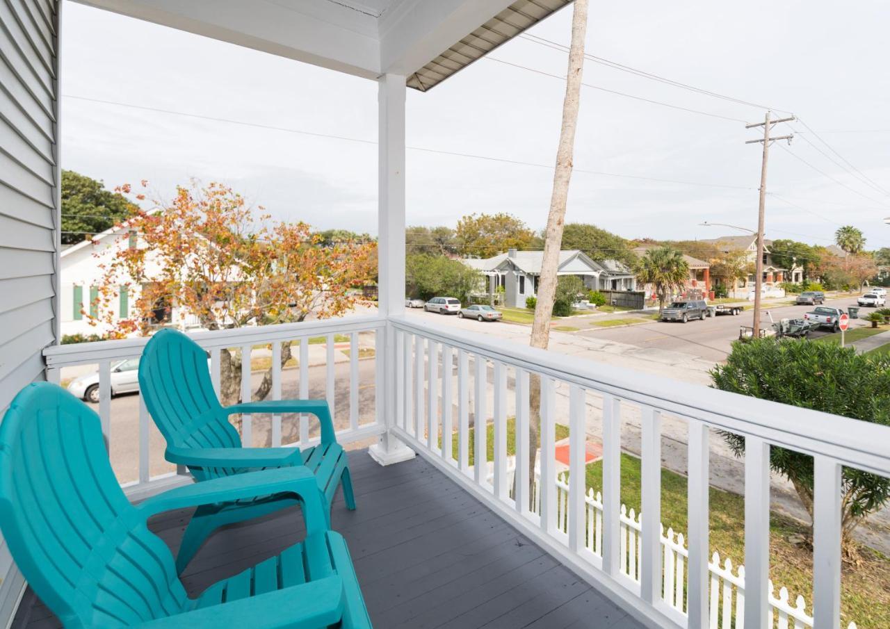 Beautiful Two-Story In Central Galveston, Short Walk To Beach, Near Downtown! | Seas The Breeze Villa Exterior foto