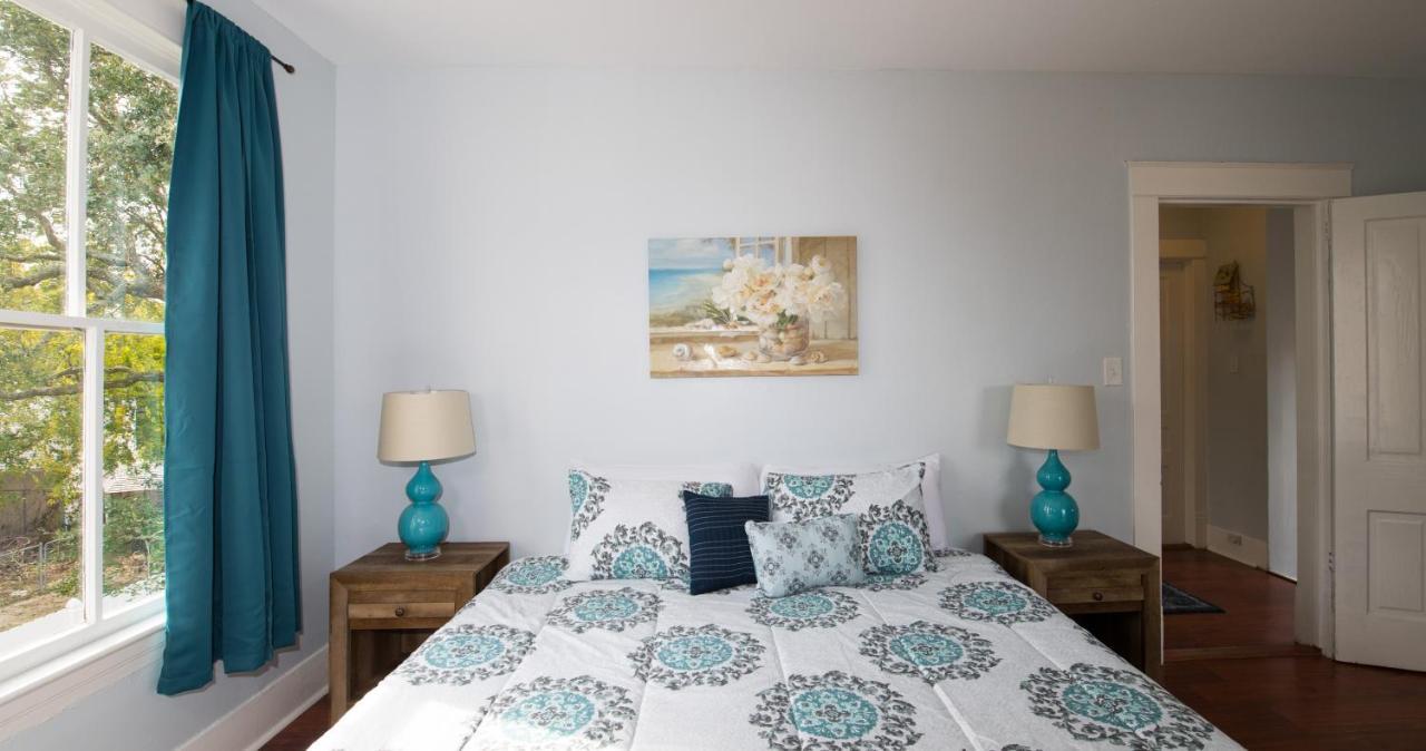 Beautiful Two-Story In Central Galveston, Short Walk To Beach, Near Downtown! | Seas The Breeze Villa Exterior foto