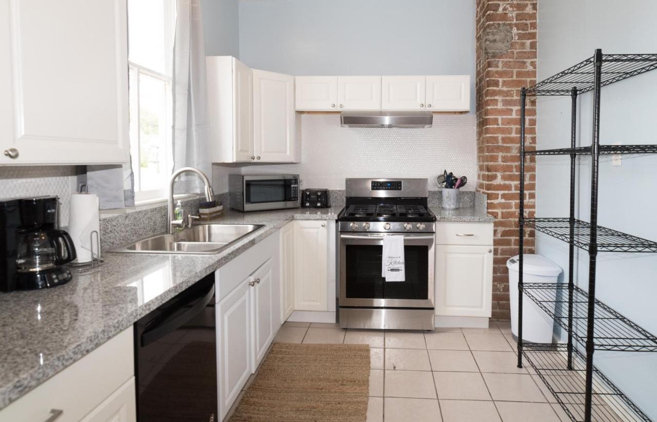 Beautiful Two-Story In Central Galveston, Short Walk To Beach, Near Downtown! | Seas The Breeze Villa Exterior foto