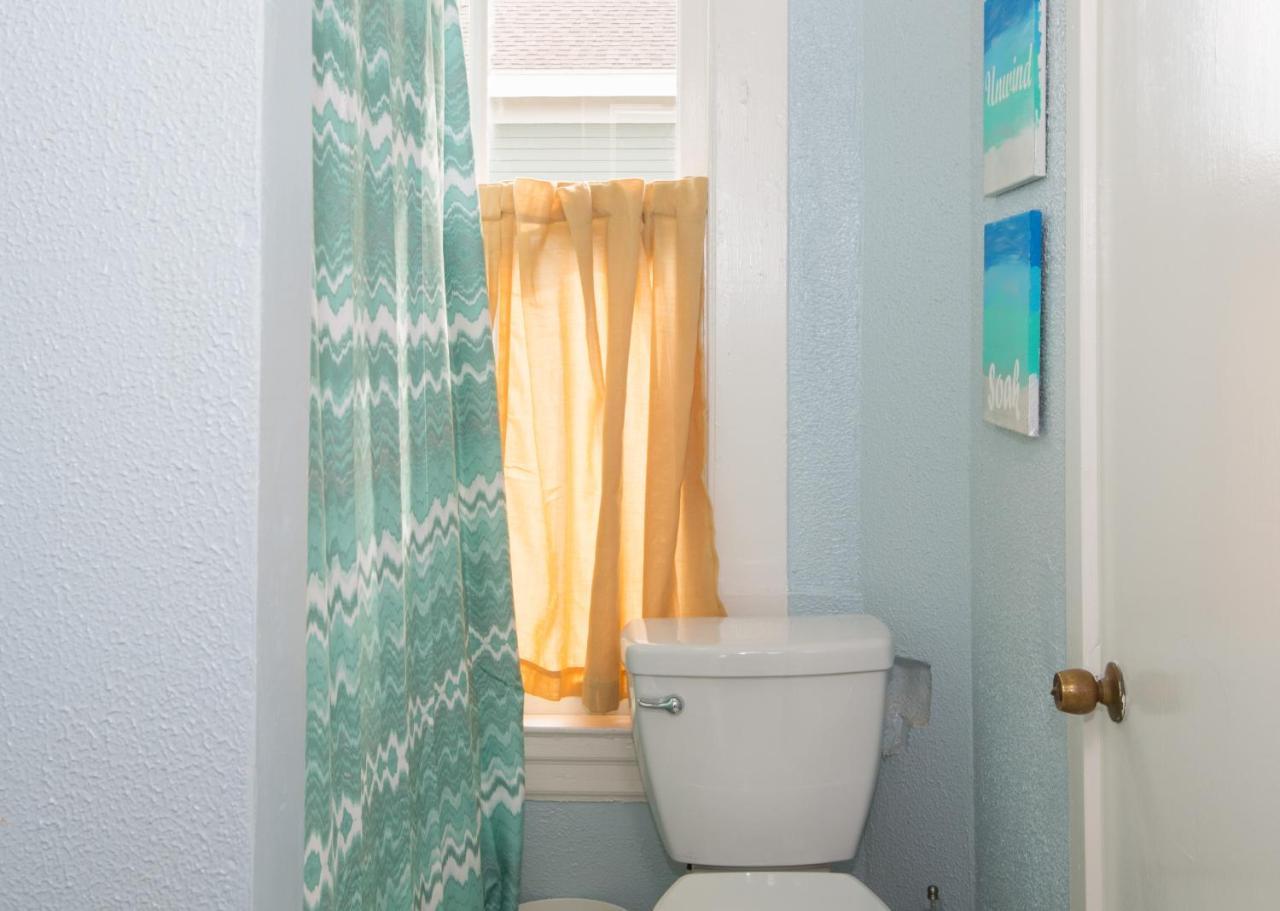 Beautiful Two-Story In Central Galveston, Short Walk To Beach, Near Downtown! | Seas The Breeze Villa Exterior foto