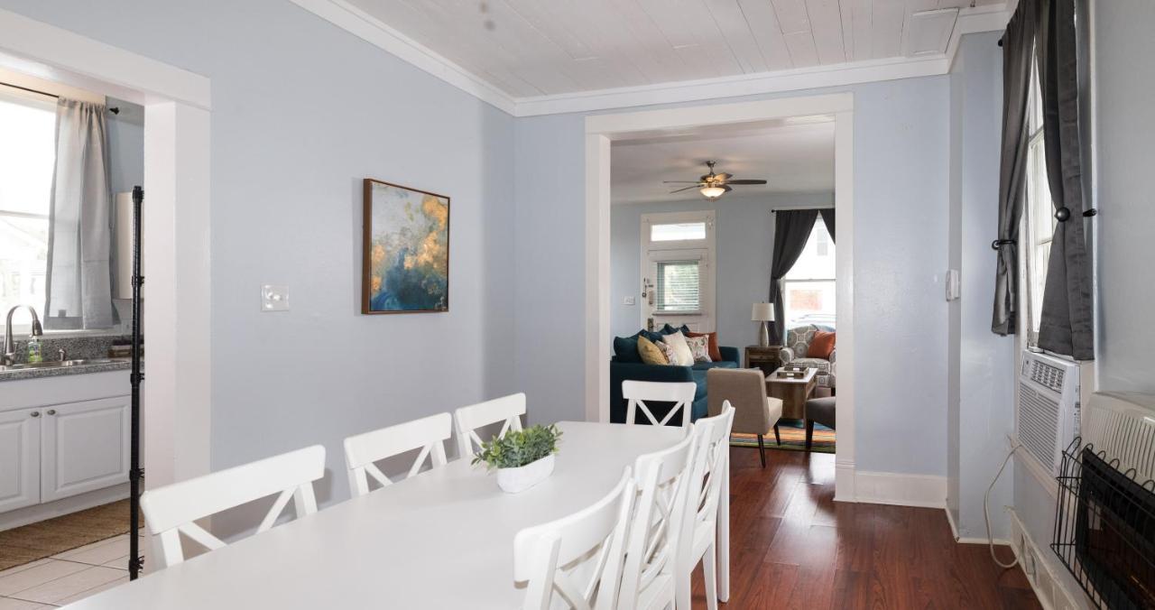 Beautiful Two-Story In Central Galveston, Short Walk To Beach, Near Downtown! | Seas The Breeze Villa Exterior foto